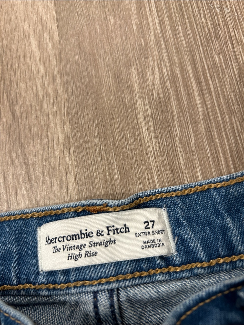 Abercrombie & Fitch - The Vintage Straight High Rise Jeans - Picture 2 of 6